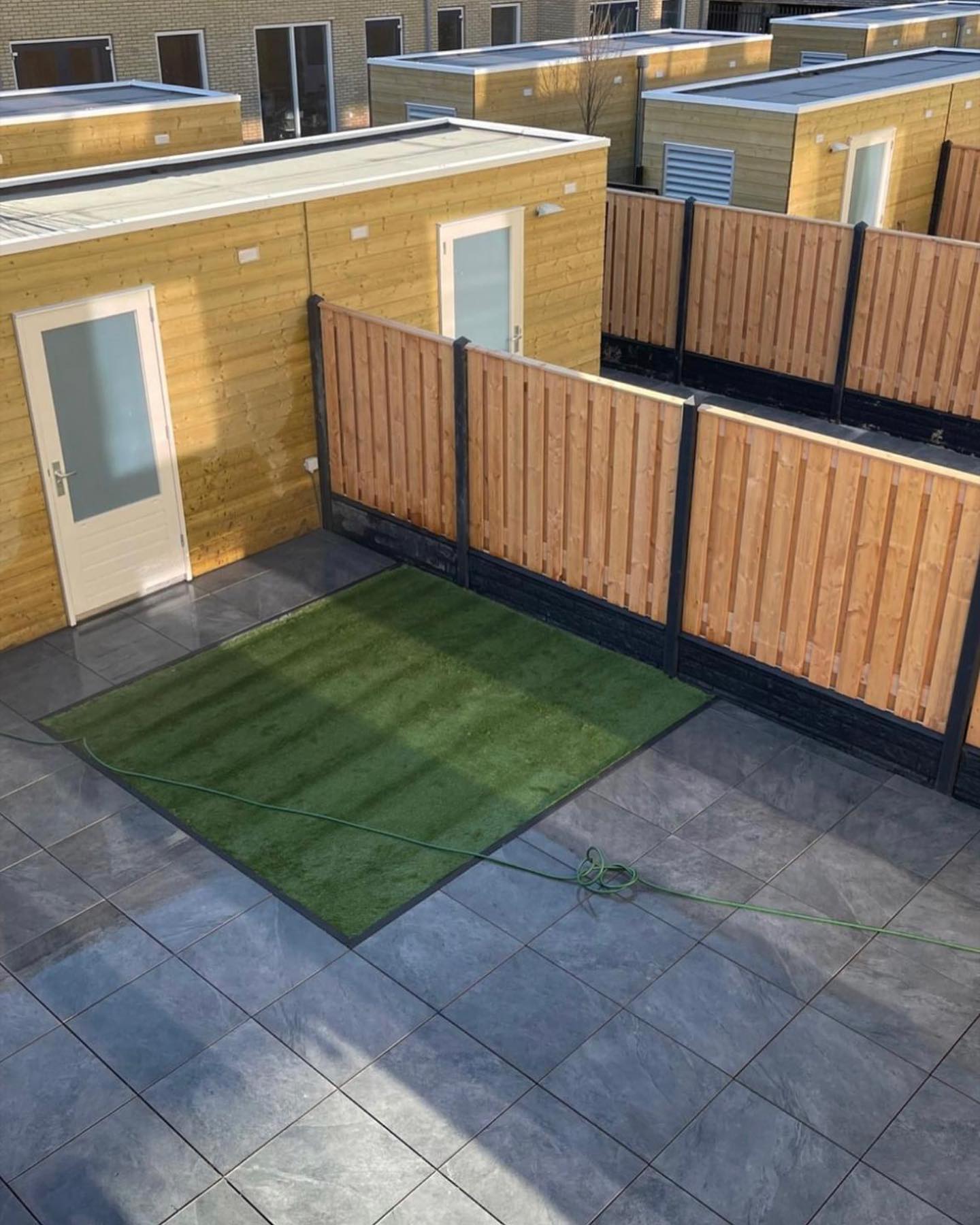 Houten schutting met erfafscheiding