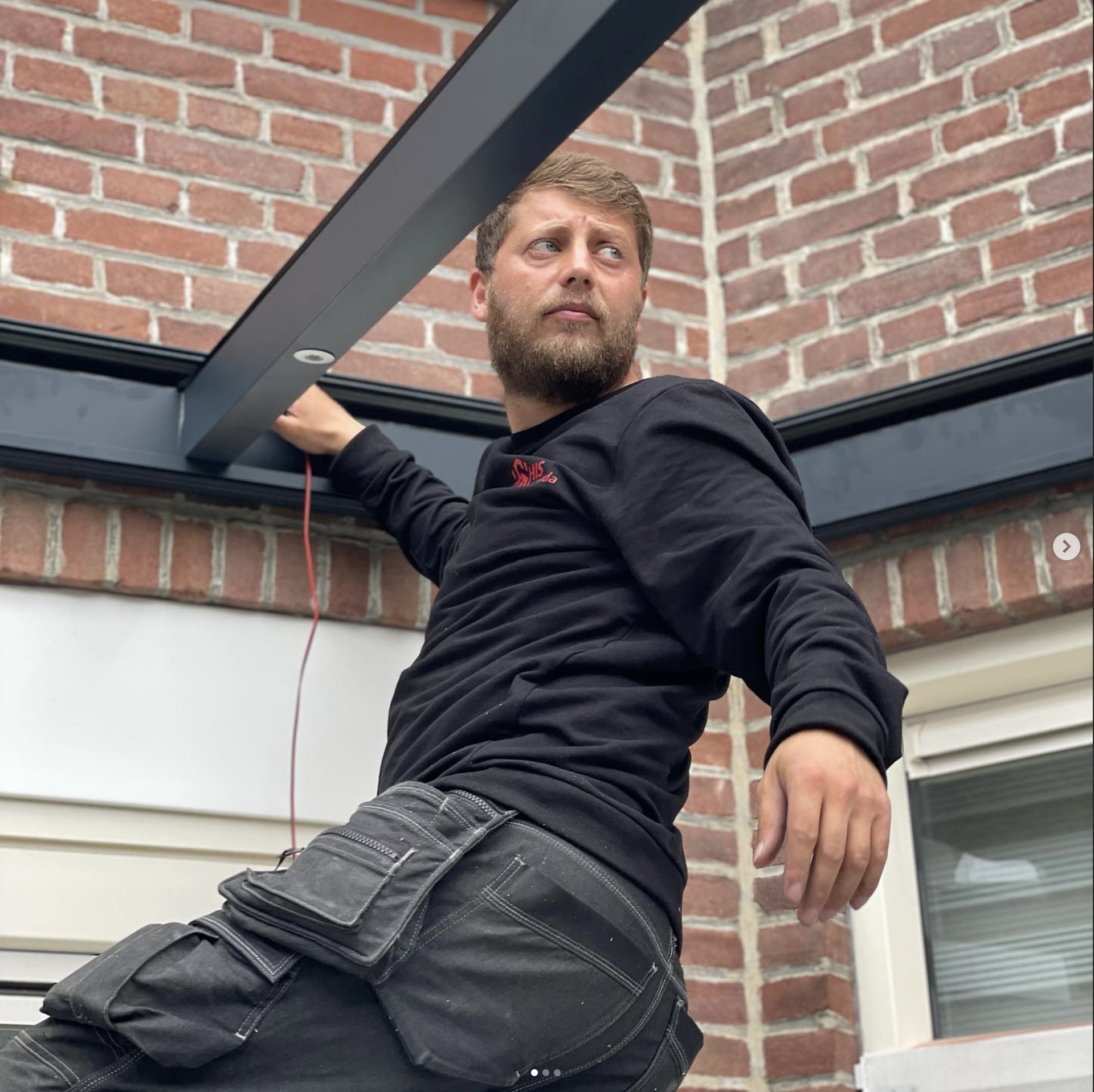 His Veranda monteur aan het werk